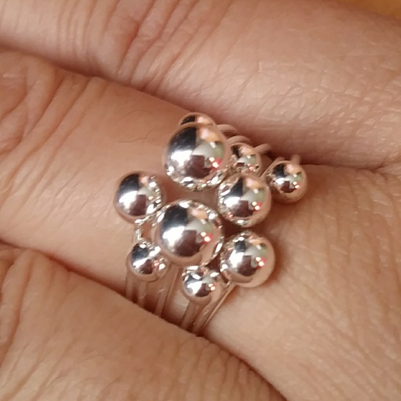 Beautiful adjustable silver tone ring - Picture 3 of 5